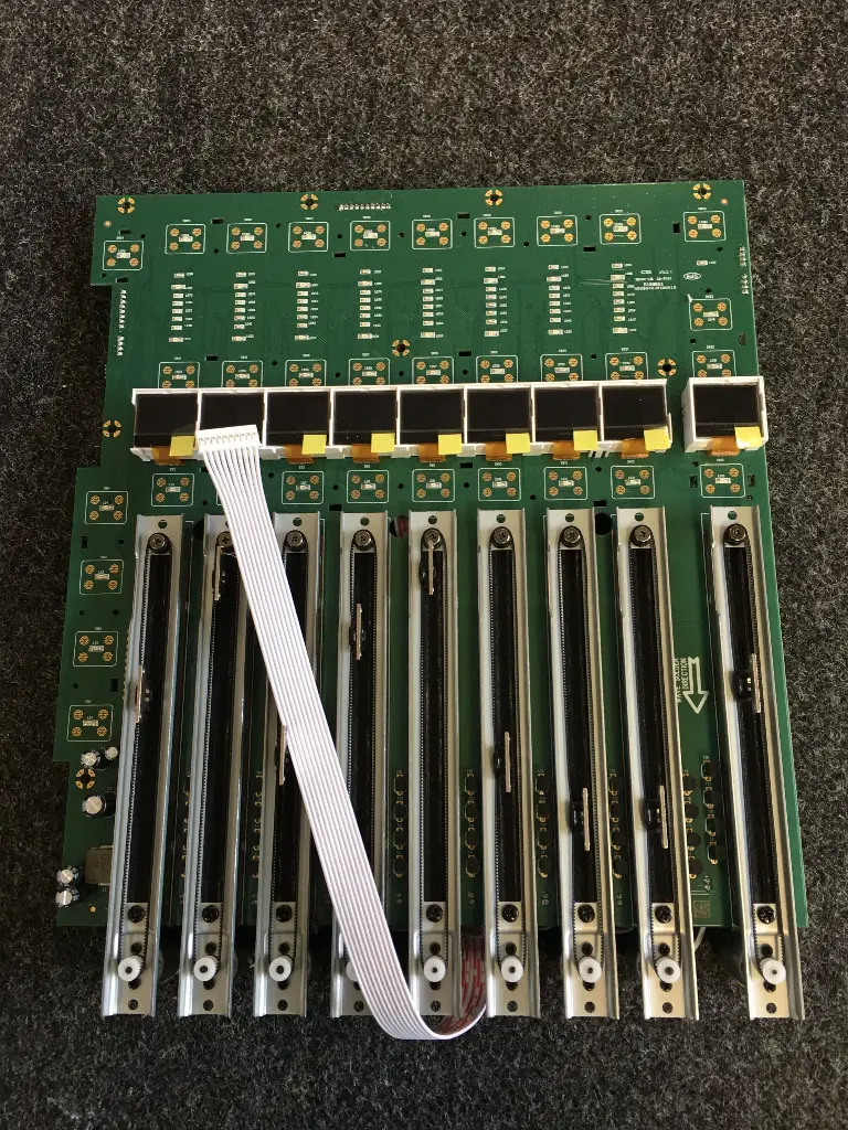 [CP14-00406-000] X32 right fader pcb version 2