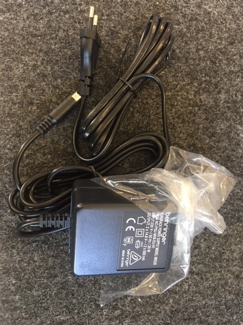[CQ00-00000-000] MX6-EU Adapter 2x 14.8V PSU6-EU Obsolete !!