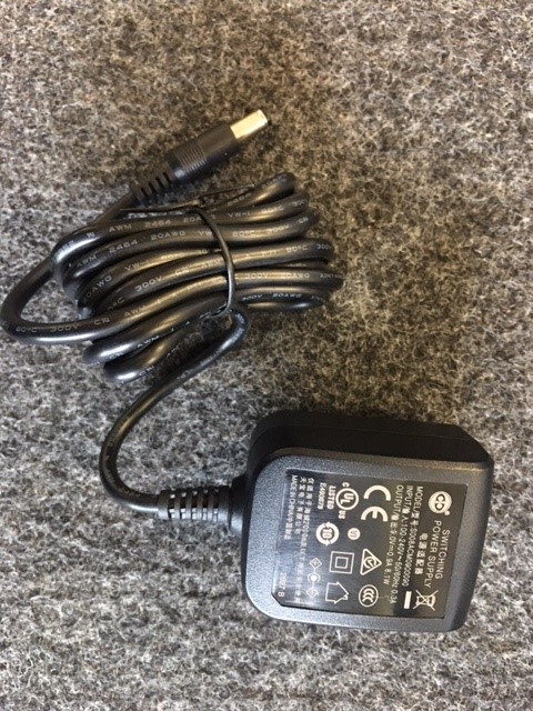 Behringer OCTAVE DIVIDER , RD-6 , TD-3 , VT999 Power Supply Adapter 9V 0.9A Positive Pole Outside