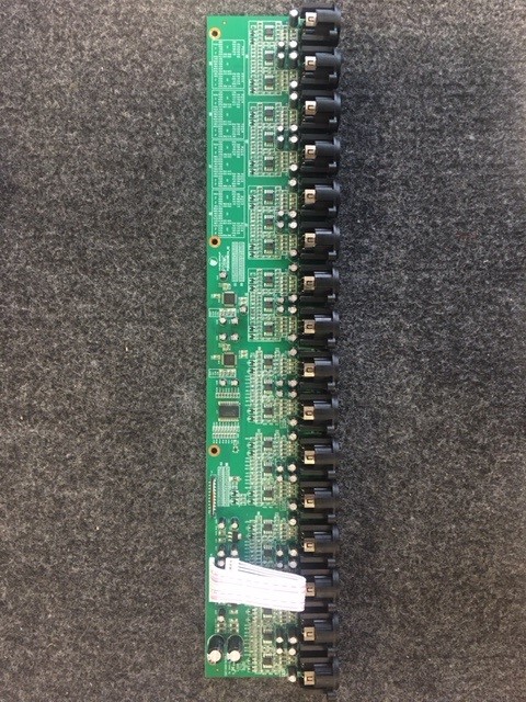 Behringer S32 output module