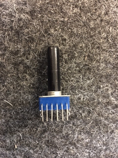 [CT11-00586-000] Behringer X32 VR1  VR3 potmeter headphones output and control room output End of life SEE CT11-00106-000