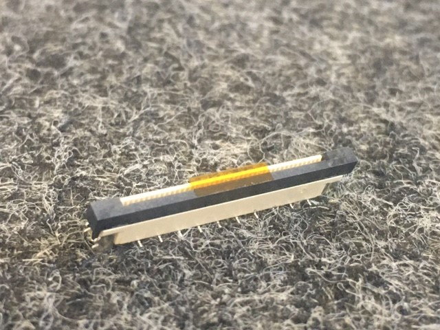 [CF03-00000-000] Connector to board FFC  FPC SLID x32  m32 s16 Wing MR18 x32 producer etc.
