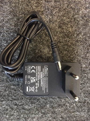 [PSE50312 EU] Univ. Power Supply Adapter 9V 2A Positive Pole Outside